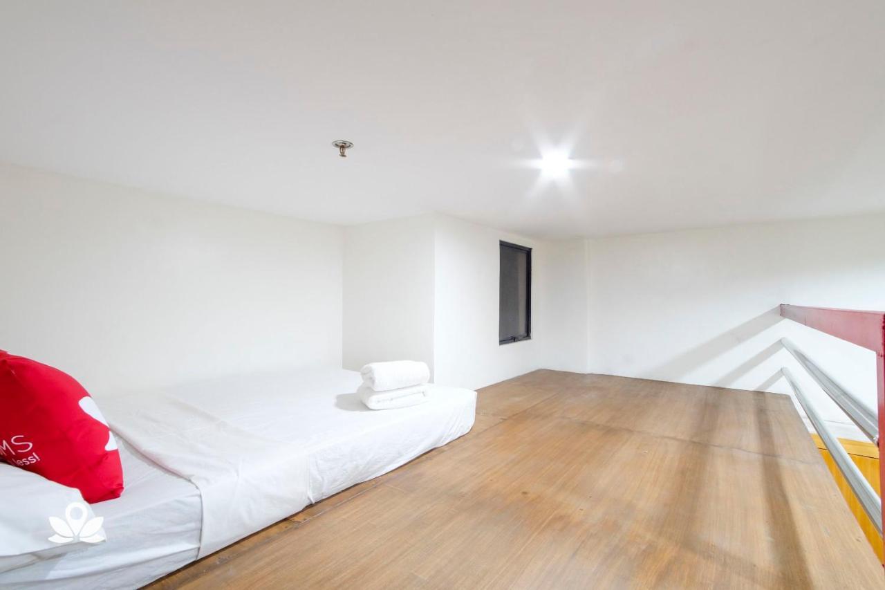 ZEN Rooms Time Travellers Makati Makati City Buitenkant foto